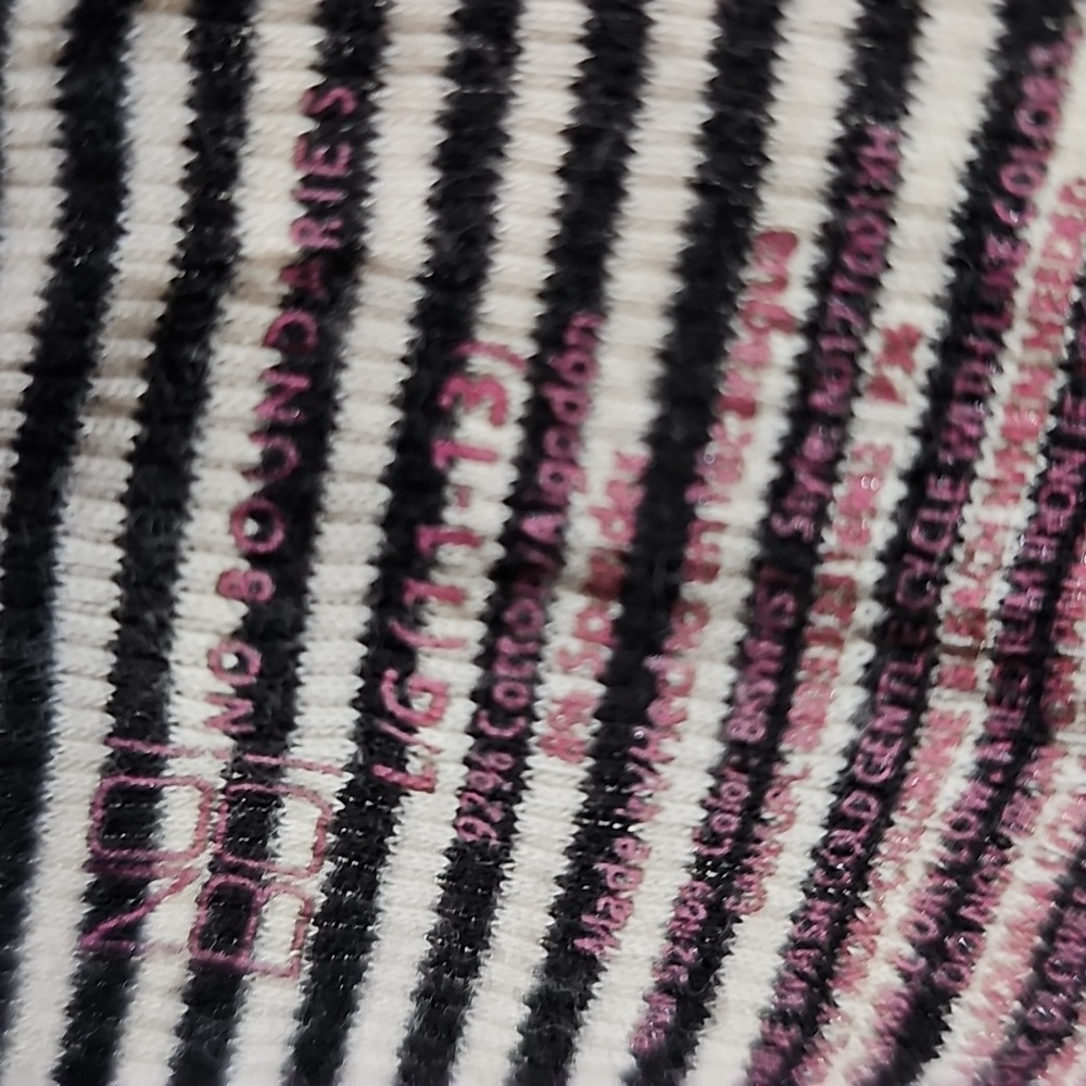 No Boundaries Racerback Tanktop - Picture 3 of 4